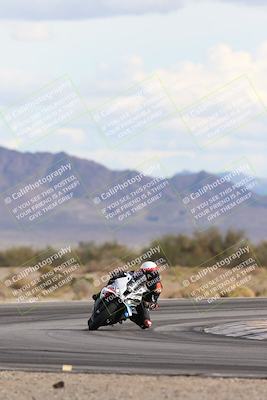 media/Nov-16-2025-Race Pace (Sun) [[8c5fa54630]]/Non Verified Riders (1st 20 Minutes)/5-Turn 15 (110pm)/